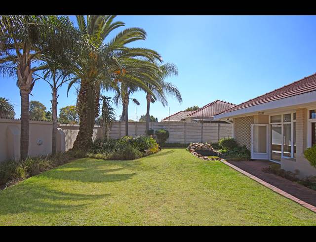 351M² BUSINESS TO LET IN GREENSIDE